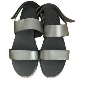 Cole Haan size 10 silver metallic leather Zero Grand sandals Velcro closure